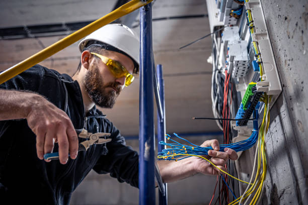 Best Local Electrician Companies  in Cloverdale, CA